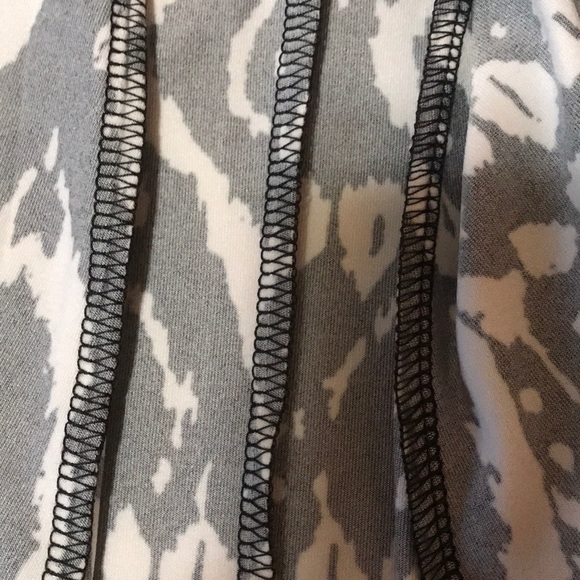 Addressing Woman Convertible Dress - Picture 12 of 12